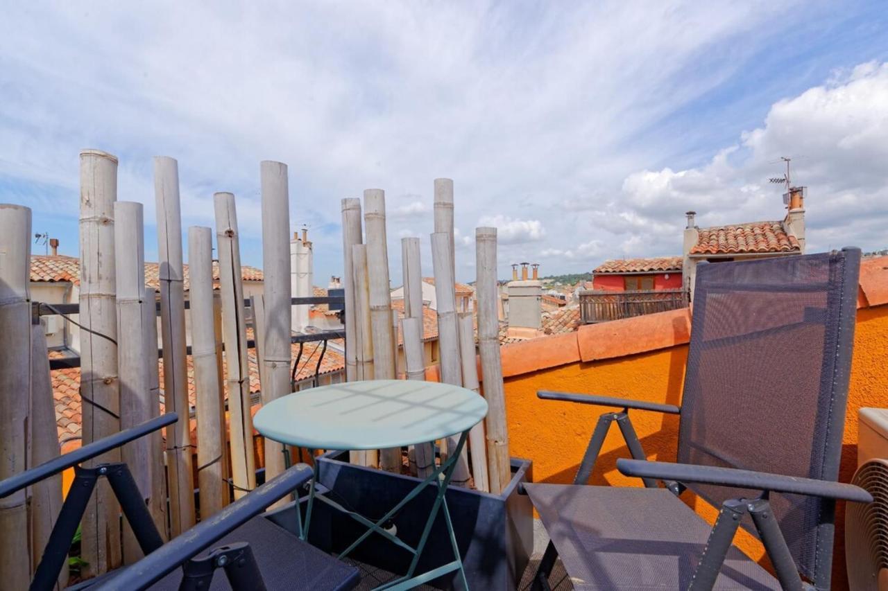 Air-conditioned Duplex With Furnished Terrace In The City Center *