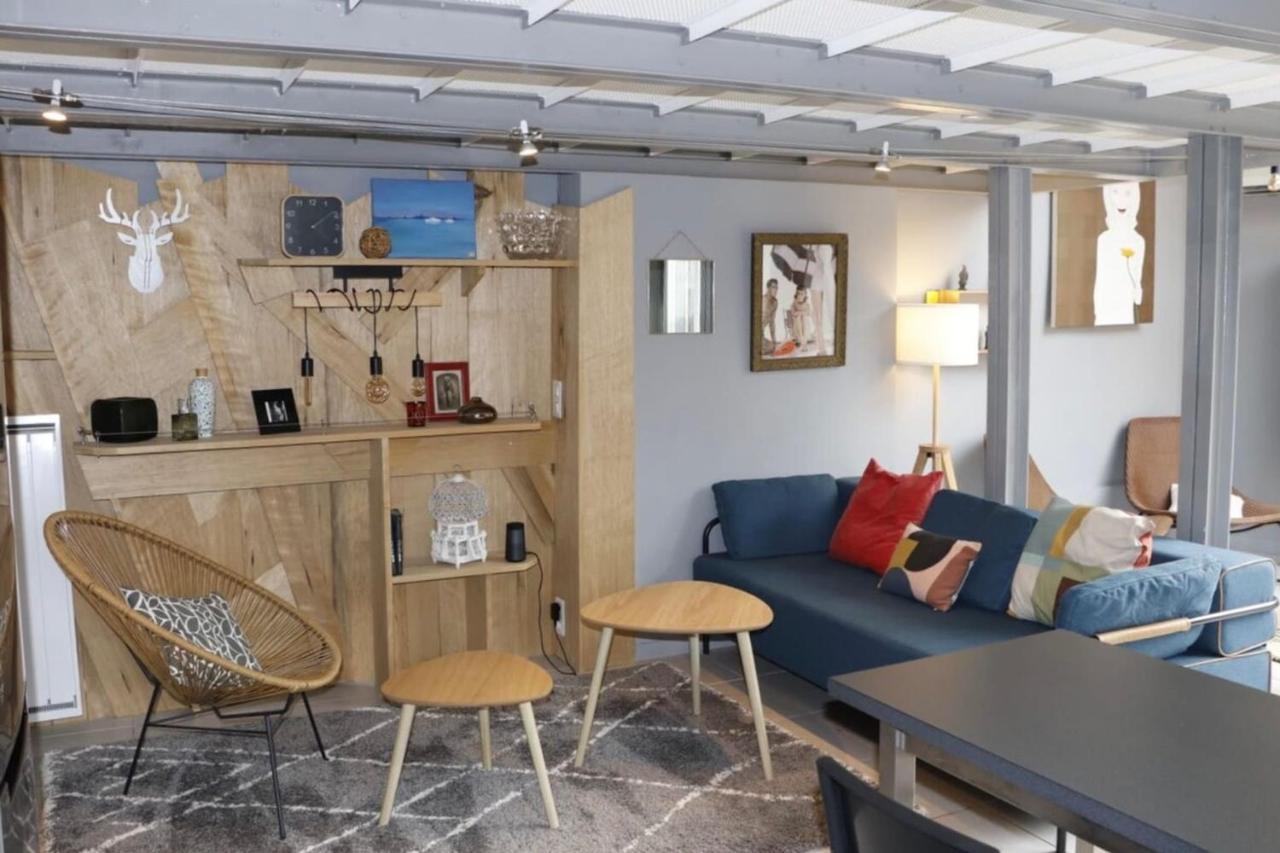 Air-conditioned Duplex With Furnished Terrace In The City Center